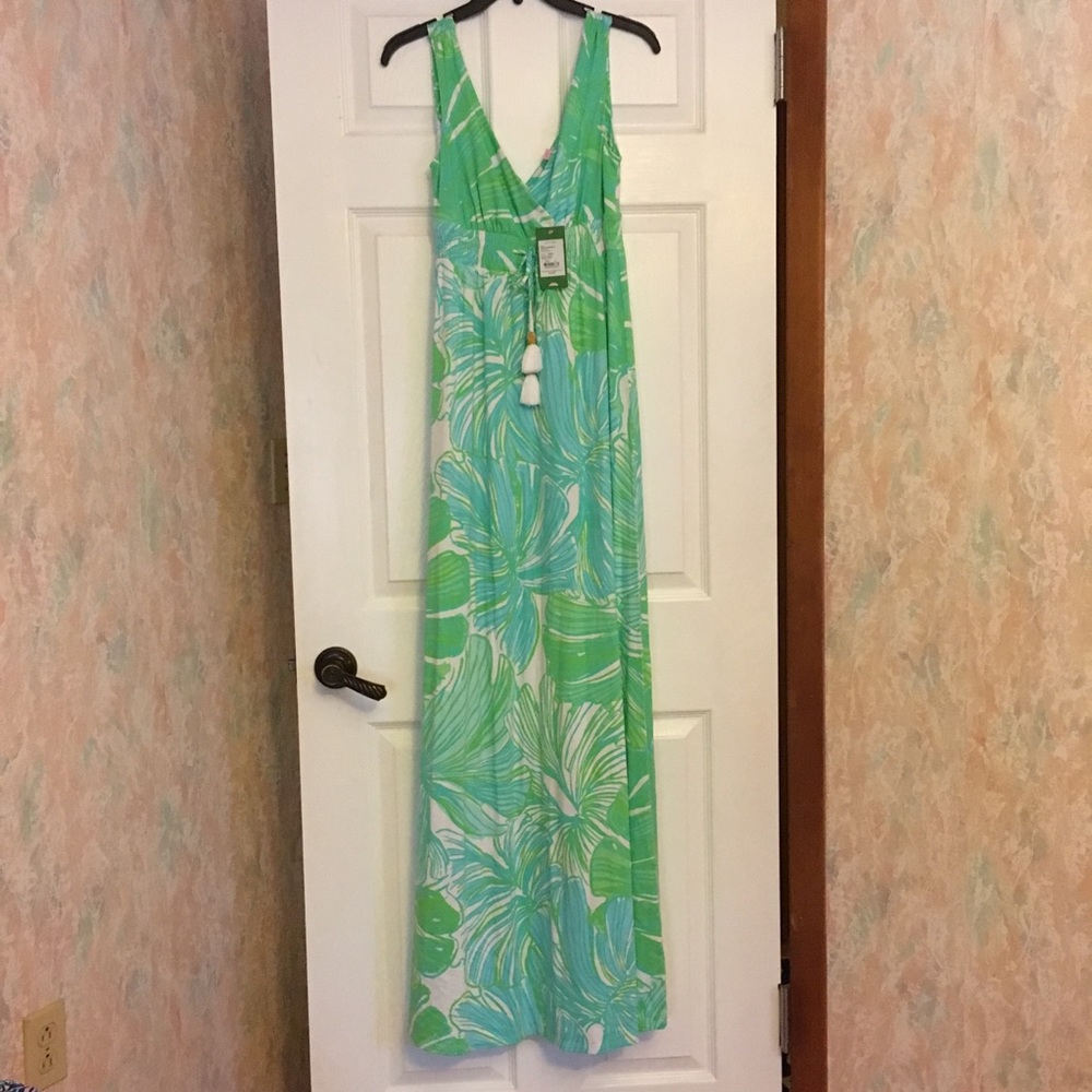 Lilly Pulitzer Isla Maxi Dress Runs TTS.
